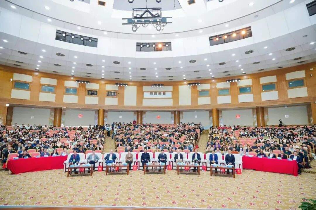 ���ң�97���ʿع����˹������������츳���й���ҵ���ֻ������ܻ�����